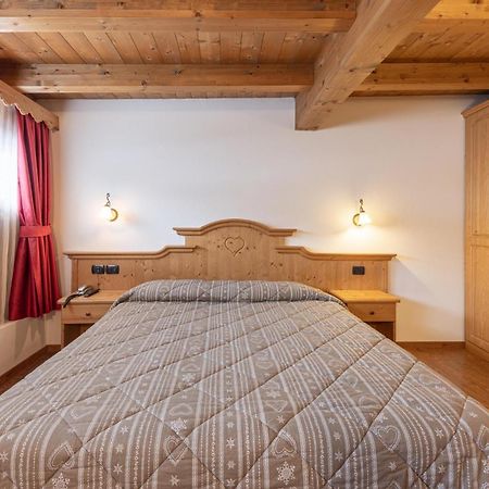 Residence Adler San Martino Di Castrozza Exteriör bild