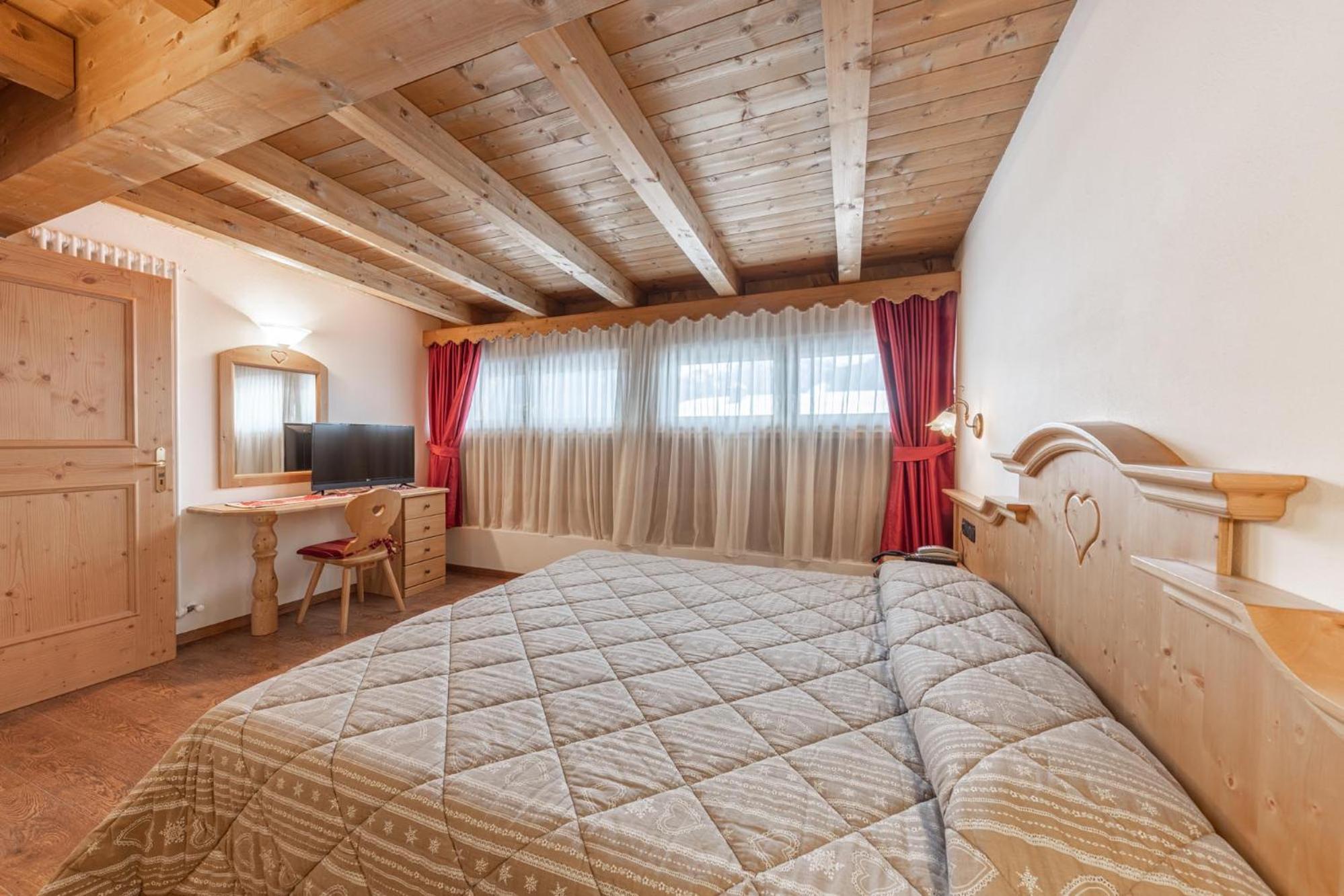 Residence Adler San Martino Di Castrozza Exteriör bild