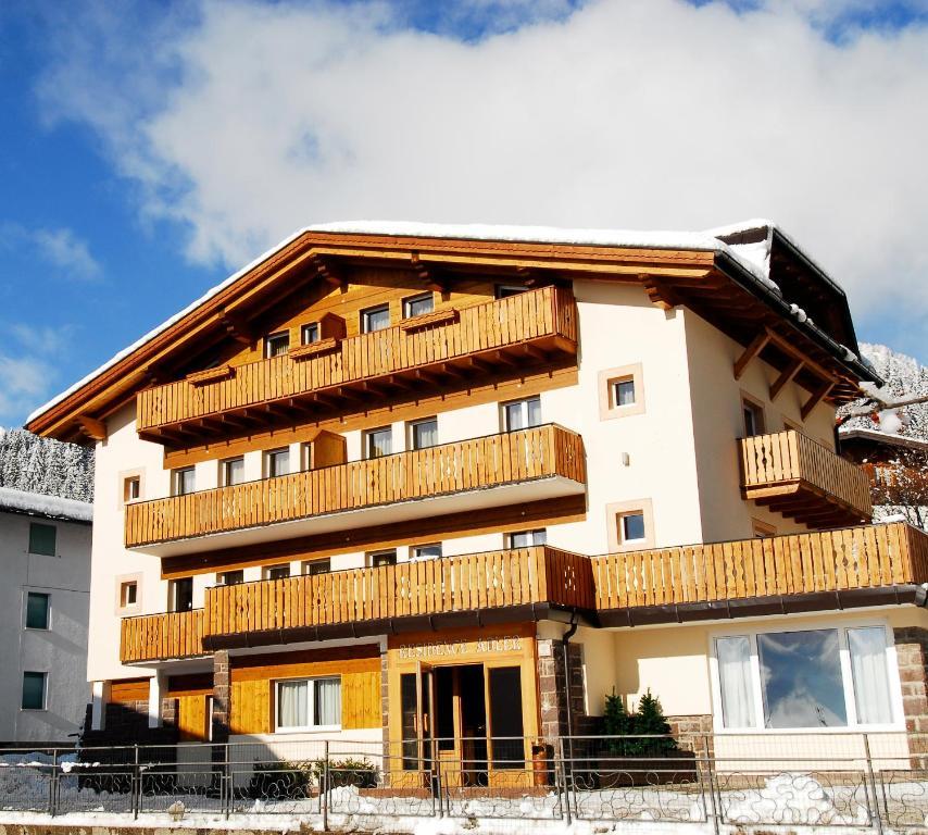 Residence Adler San Martino Di Castrozza Exteriör bild