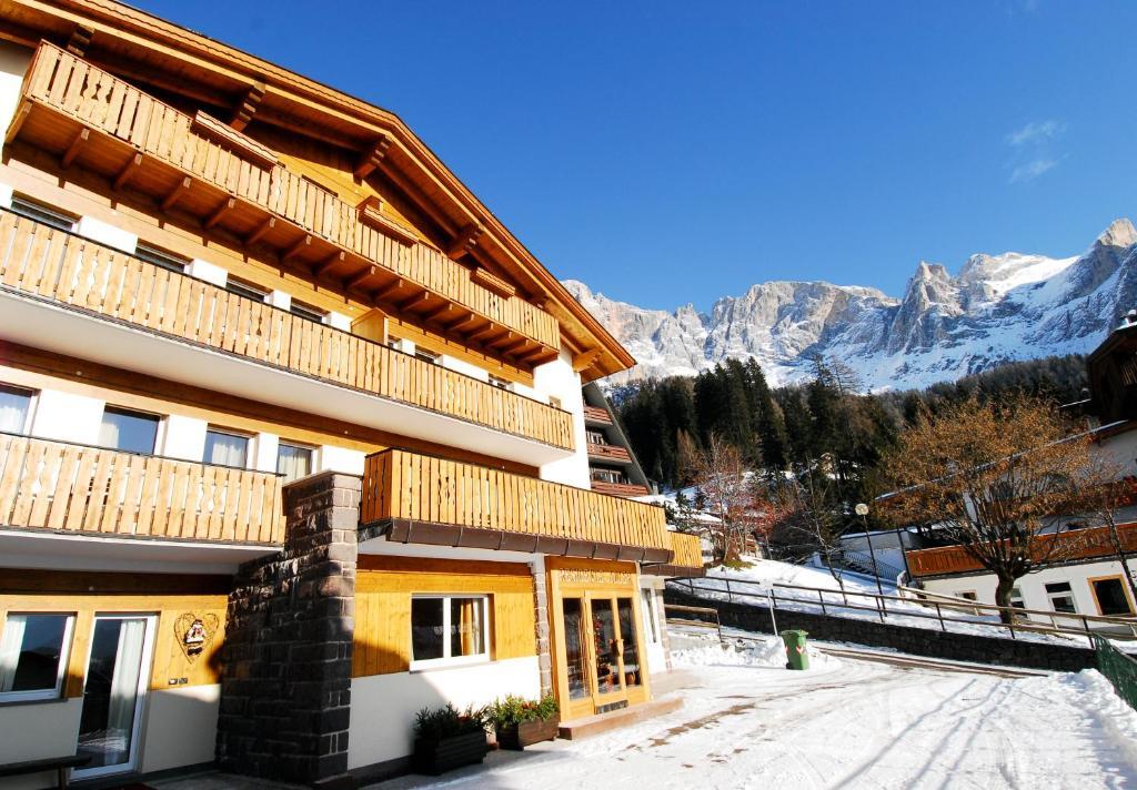 Residence Adler San Martino Di Castrozza Exteriör bild